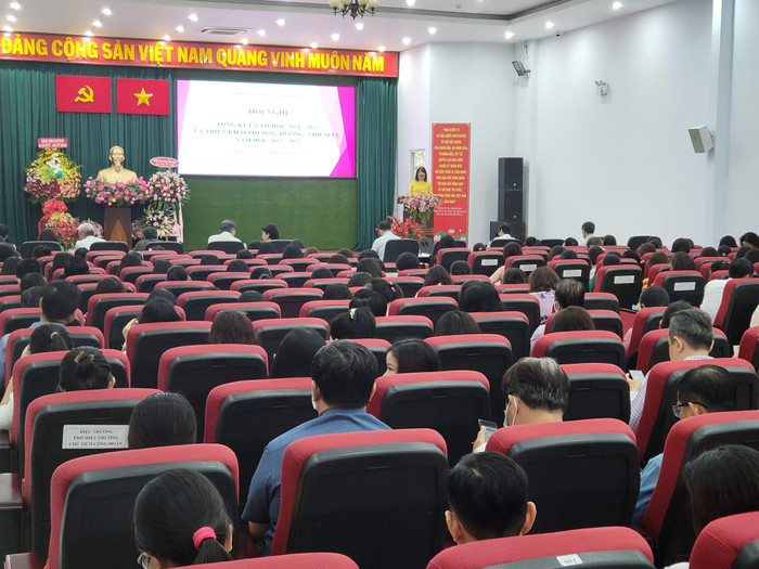 Hội nghị tổng kết năm học 2021 - 2022 của ngành giáo dục quận 1 (ảnh: P.L) Hội nghị tổng kết năm học 2021 - 2022 của ngành giáo dục quận 1 (ảnh: P.L)