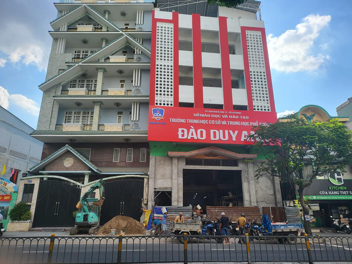 Cơ sở 1 của Trường Đào Duy Anh đến chiều ngày 9/9 vẫn đang sửa chữa (ảnh: P.L)