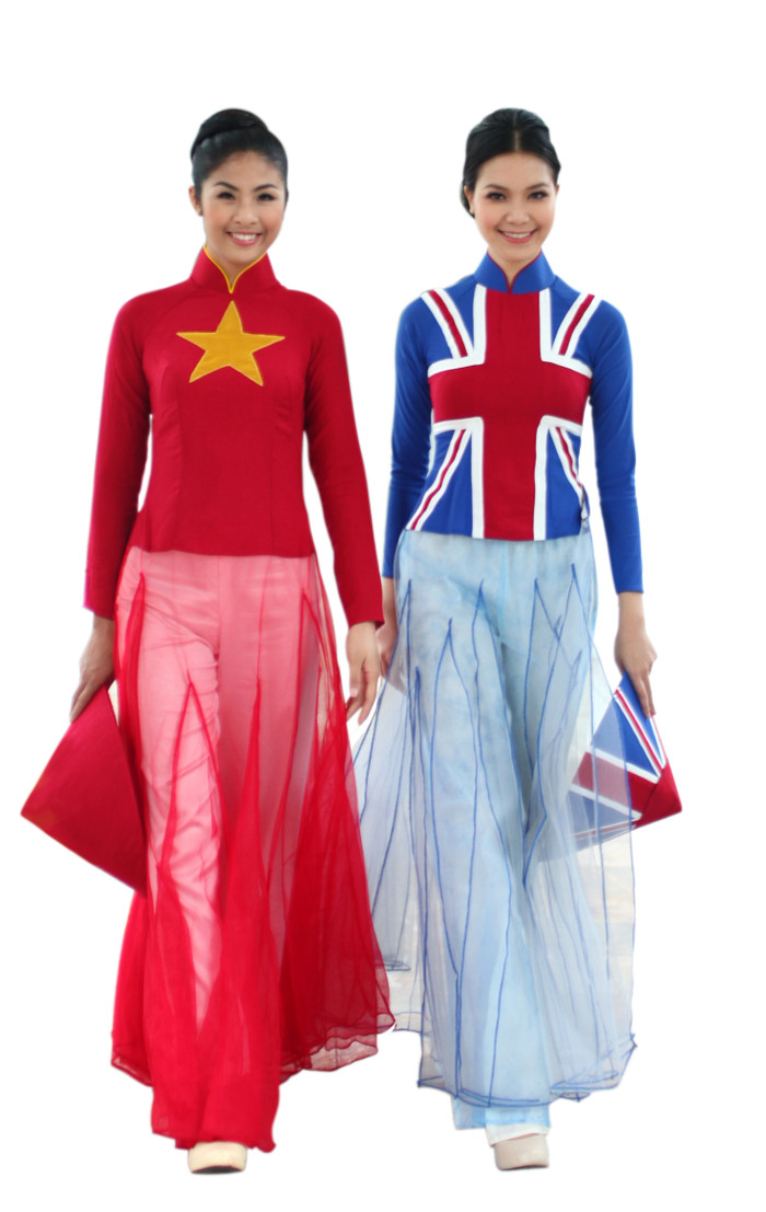 Và, cùng nở nụ cười thân thiện.