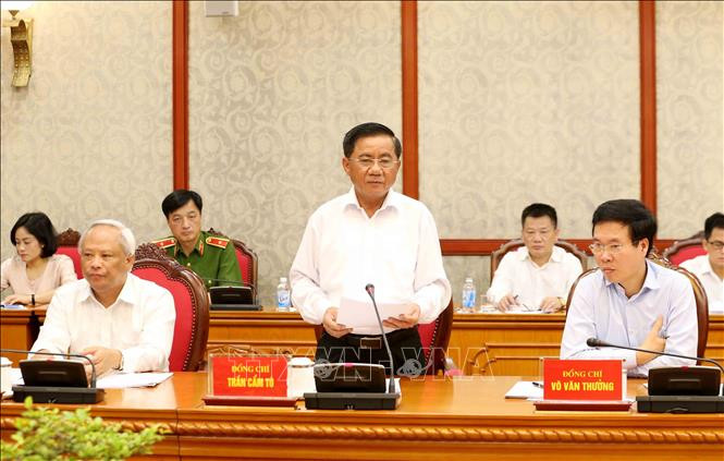 Đồng chí Trần Cẩm Tú, Bí thư Trung ương Đảng, Chủ nhiệm Ủy ban Kiểm tra Trung ương, thành viên Ban Chỉ đạo Trung ương về phòng, chống tham nhũng phát biểu tại phiên họp. Ảnh: Phương Hoa/TTXVN