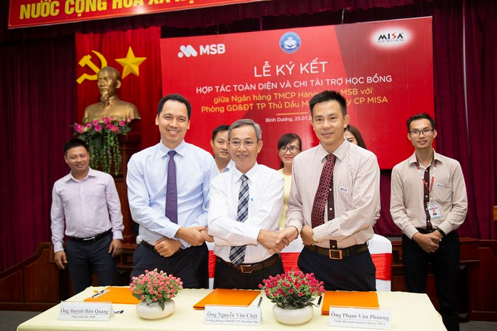 Ngày 23/7/2019 đã diễn ra Lễ ký kết thỏa thuận hợp tác giữa MSB và Phòng Giáo dục và Đào tạo Quận Thủ Dầu Một (Tỉnh Bình Dương). Ngày 23/7/2019 đã diễn ra Lễ ký kết thỏa thuận hợp tác giữa MSB và Phòng Giáo dục và Đào tạo Quận Thủ Dầu Một (Tỉnh Bình Dương).