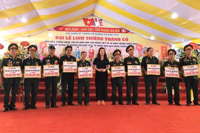 SHB trao tặng 20 căn nhà tình nghĩa cho các gia đình có công ảnh 1