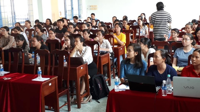 Hơn 100 giáo viên đến từ các địa phương trong tỉnh Bà Rịa – Vũng Tàu tham dự. Hơn 100 giáo viên đến từ các địa phương trong tỉnh Bà Rịa – Vũng Tàu tham dự.