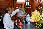 Thủ tướng thắp hương tri ân các Anh hùng, liệt sĩ tại Yên Bái Thủ tướng thắp hương tri ân các Anh hùng, liệt sĩ tại Yên Bái