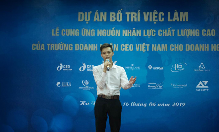 Hình ảnh thầy Trần Minh Đức – Sinh viên Business One K2 của trường Doanh nhân CEO đang làm việc tại Tập đoàn G6 Group chia sẻ Hình ảnh thầy Trần Minh Đức – Sinh viên Business One K2 của trường Doanh nhân CEO đang làm việc tại Tập đoàn G6 Group chia sẻ