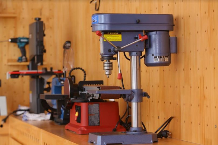 Những đồ dùng từ thực tế cuộc sống được trang bị trong các phòng chức năng để học sinh có thể trải nghiệm và vận dụng, kích thích khả năng sáng tạo, nâng cao tư duy cho học sinh nhằm tạo ra các sản phẩm hữu ích, thiết thực Những đồ dùng từ thực tế cuộc sống được trang bị trong các phòng chức năng để học sinh có thể trải nghiệm và vận dụng, kích thích khả năng sáng tạo, nâng cao tư duy cho học sinh nhằm tạo ra các sản phẩm hữu ích, thiết thực