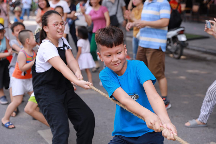 Vui vẻ kéo co Vui vẻ kéo co