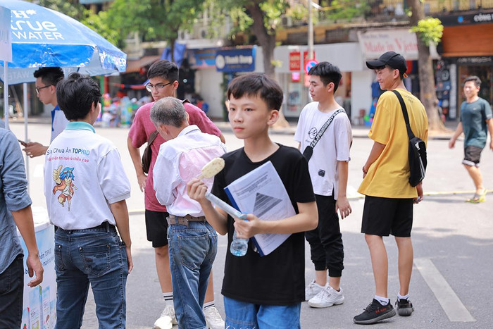 Và ăn kem cũng phải giống như một fashionista Và ăn kem cũng phải giống như một fashionista