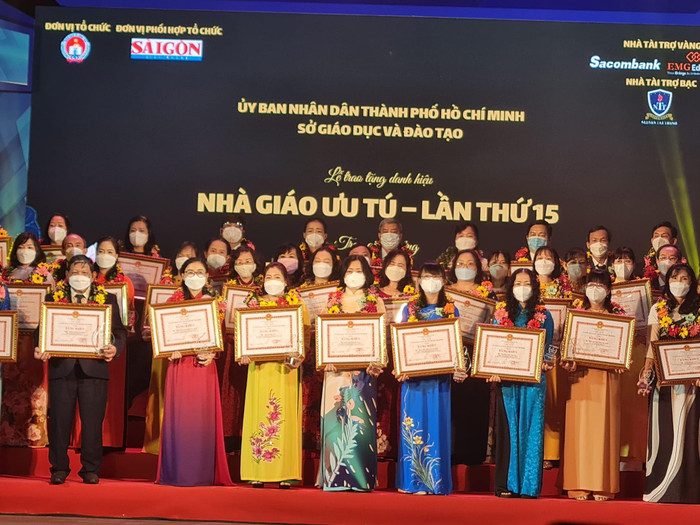 50 thầy cô giáo xuất sắc đạt giải thưởng Võ Trường Toản lần thứ 24 - năm 2021 (ảnh: P.L) 50 thầy cô giáo xuất sắc đạt giải thưởng Võ Trường Toản lần thứ 24 - năm 2021 (ảnh: P.L)