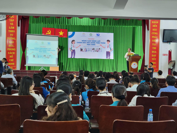 Buổi tọa đàm "Nâng cao năng lực chăm sóc sức khỏe tinh thần học sinh" tại Quận 3 ngày 15/12. (Ảnh: P.L) Buổi tọa đàm "Nâng cao năng lực chăm sóc sức khỏe tinh thần học sinh" tại Quận 3 ngày 15/12. (Ảnh: P.L)