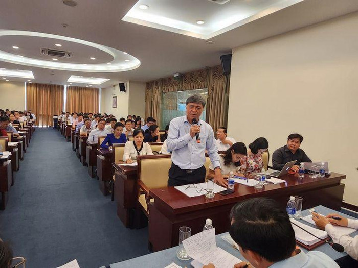 Ông Nguyễn Văn Hiếu - Giám đốc Sở Giáo dục và Đào tạo Thành phố Hồ Chí Minh phát biểu tại phiên thảo luận (Ảnh: P.L)