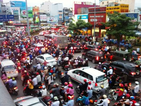 Sở Giao thông Vận tải TP.HCM vừa đưa ra 10 giải pháp làm giảm ùn tắc giao thông (ảnh: P.L) Sở Giao thông Vận tải TP.HCM vừa đưa ra 10 giải pháp làm giảm ùn tắc giao thông (ảnh: P.L)
