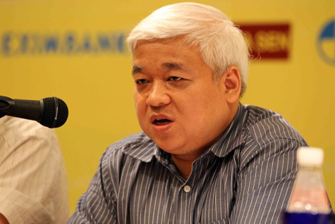 Bầu Kiên chỉ thẳng mặt các chủ tịch CLB có tiêu cực. Ảnh: Quang Minh