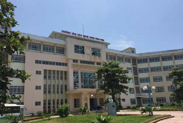 Trường Văn hoá nghệ thuật Vĩnh Phúc (Trường Cao đẳng Vĩnh Phúc cơ sở 2 ) hiện vẫn hoạt động bình thường. (Ảnh: Hồ Ngọc) Trường Văn hoá nghệ thuật Vĩnh Phúc (Trường Cao đẳng Vĩnh Phúc cơ sở 2 ) hiện vẫn hoạt động bình thường. (Ảnh: Hồ Ngọc)