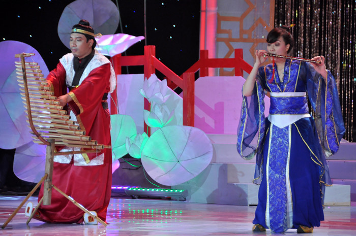 Cặp "Song tế", Táo Y tế Vân Dung - Táo Kinh tế Quang Thắng trổ tài chơi nhạc. Phỏng vấn Táo Quân: Táo Quân: Sốc với giả thuyết nếu Quốc Khánh không làm Ngọc Hoàng nữa? Táo Quân: Bộ trưởng Đinh La Thăng đã nói gì với Chí Trung? Vân Dung: Diễn Táo Quân xong sợ... vào bệnh viện lắm! Cặp "Song tế", Táo Y tế Vân Dung - Táo Kinh tế Quang Thắng trổ tài chơi nhạc. Phỏng vấn Táo Quân: Táo Quân: Sốc với giả thuyết nếu Quốc Khánh không làm Ngọc Hoàng nữa? Táo Quân: Bộ trưởng Đinh La Thăng đã nói gì với Chí Trung? Vân Dung: Diễn Táo Quân xong sợ... vào bệnh viện lắm!