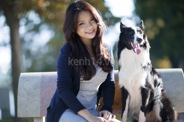 Cô tâm sự: Hiện tại, mình đang là sinh viên năm hai của trường Đại học Quốc Gia Singapore NUS. Công việc học tuy có chút căng thẳng nhưng sau một khoảng thời gian mình đã dần thích nghi và cân bằng được giữa việc học và các hoạt động ngoại khóa, giao lưu cũng như học hỏi được nhiều bạn sinh viên khác".