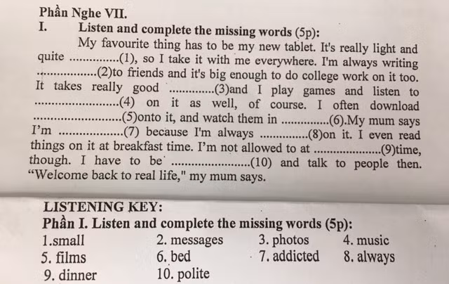 Không chỉ phần thi trắc nghiệm trong đề thi có đáp án sẵn, phần thi nghe cũng có sẵn đáp án đúng, thí sinh dự thi chỉ cần chép ra bài làm. Ảnh: Chụp từ đề thi và đáp án trong bộ đề ôn tập.