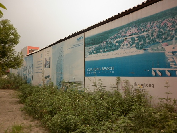 Với tổng vốn đầu tư dự kiến 1.700 tỷ đồng, bao gồm tòa nhà cao 47 tầng nổi, 4 tầng hầm với chức năng được sử dụng là khu dịch vụ thương mại và văn phòng, dự án này đã từng được đánh giá rất cao... Với tổng vốn đầu tư dự kiến 1.700 tỷ đồng, bao gồm tòa nhà cao 47 tầng nổi, 4 tầng hầm với chức năng được sử dụng là khu dịch vụ thương mại và văn phòng, dự án này đã từng được đánh giá rất cao...