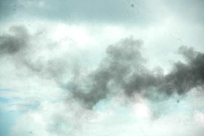 Những luồng khói đen này bủa vây cả một khu dân cư rộng lớn, ảnh hưởng nghiêm trọng đến sức khỏe người dân nơi đây và các vùng lân cận Những luồng khói đen này bủa vây cả một khu dân cư rộng lớn, ảnh hưởng nghiêm trọng đến sức khỏe người dân nơi đây và các vùng lân cận