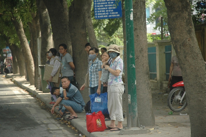 Đợi xe về quê! Đợi xe về quê!