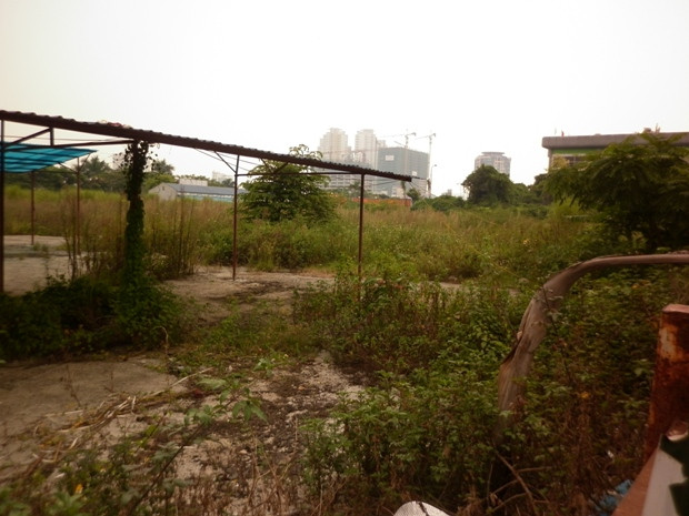 Bất ngờ thị trường bất động sản khủng hoảng, nhiều dự án triệu USD vẫn "đắp chiếu" sau nhiều năm được cấp phép, với lý do nhà đầu tư đăng ký dự án nhằm giữ chỗ, trong khi năng lực tài chính hạn chế Bất ngờ thị trường bất động sản khủng hoảng, nhiều dự án triệu USD vẫn "đắp chiếu" sau nhiều năm được cấp phép, với lý do nhà đầu tư đăng ký dự án nhằm giữ chỗ, trong khi năng lực tài chính hạn chế