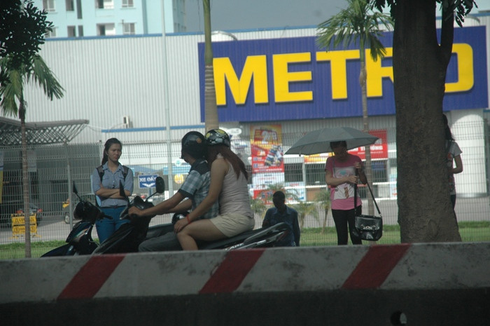 Đợi người yêu? (ảnh Viết Cường) Đợi người yêu? (ảnh Viết Cường)