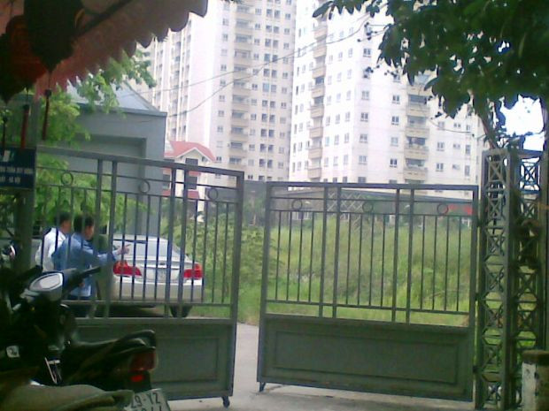 Trụ sở công ty đầu tư Bảo Việt với dự án Tháp Tài chính Quốc tế nằm lọt thỏm bên cạnh khu đất hoang Trụ sở công ty đầu tư Bảo Việt với dự án Tháp Tài chính Quốc tế nằm lọt thỏm bên cạnh khu đất hoang