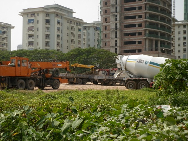 Dự án này do Tập đoàn Kinh Bắc làm chủ đầu tư. Trong bản thiết kế đã đưa ra 24 phương án nâng tầng cho dự án Lotus với chiều cao từ 120m đến 600m. Một số mẫu như hình hoa sen, bông lúa, chùa Một Cột và sông Hồng được nhà đầu tư và công ty tư vấn thiết kế nghiên cứu chọn làm biểu tượng cho tòa nhà. Dự án này do Tập đoàn Kinh Bắc làm chủ đầu tư. Trong bản thiết kế đã đưa ra 24 phương án nâng tầng cho dự án Lotus với chiều cao từ 120m đến 600m. Một số mẫu như hình hoa sen, bông lúa, chùa Một Cột và sông Hồng được nhà đầu tư và công ty tư vấn thiết kế nghiên cứu chọn làm biểu tượng cho tòa nhà.
