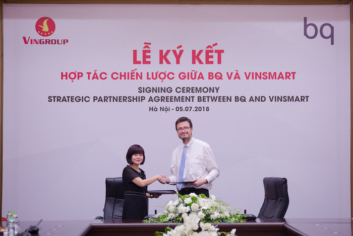 Ngày 5/7/2018, BQ – Công ty công nghệ hàng đầu châu Âu và Công ty VinSmart thuộc Tập đoàn Vingroup đã ký hợp đồng hợp tác toàn diện. Ngày 5/7/2018, BQ – Công ty công nghệ hàng đầu châu Âu và Công ty VinSmart thuộc Tập đoàn Vingroup đã ký hợp đồng hợp tác toàn diện.