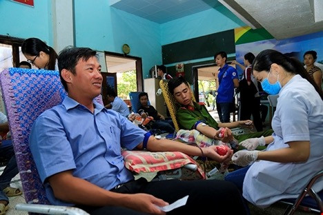 Cán bộ BIDV tham gia hiến máu tại Kiên Giang Cán bộ BIDV tham gia hiến máu tại Kiên Giang