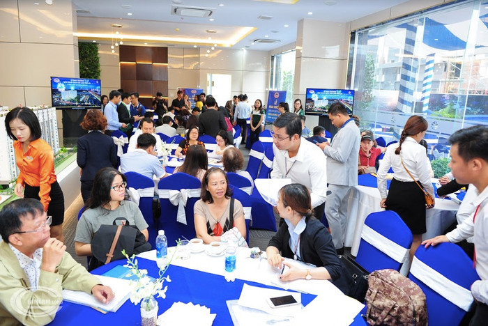 Ngoài giải quyết vấn đề tài chính, chủ đầu tư phải cam kết được chất lượng và tiến độ để đáp ứng yêu cầu ngày một khắt khe hơn của khách hàng (Ảnh: Him Lam Land) Ngoài giải quyết vấn đề tài chính, chủ đầu tư phải cam kết được chất lượng và tiến độ để đáp ứng yêu cầu ngày một khắt khe hơn của khách hàng (Ảnh: Him Lam Land)