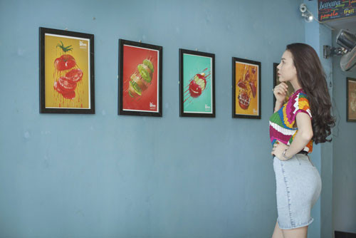 Bạn bè thường gọi đùa Hằng là "cô gái trái cây". Ngay sau khi xong xuôi nhà hàng vào thời gian tới, Trà Ngọc Hằng sẽ bắt tay thực hiện một số dự án nghệ thuật được đầu tư cẩn thận