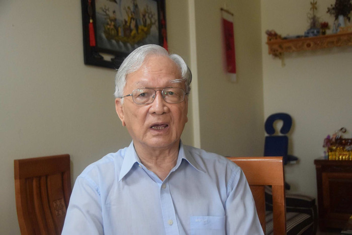 Chuyên gia kinh tế Bùi Kiến Thành cho rằng, nguyên nhân sâu xa dẫn đến doanh nghiệp Nhà nước đầu tư ngoài ngành thua lỗ nặng là tiêu cực và có dấu hiệu "vẽ" dự án nhằm trục lợi. Ảnh: Giaoduc.net.vn Chuyên gia kinh tế Bùi Kiến Thành cho rằng, nguyên nhân sâu xa dẫn đến doanh nghiệp Nhà nước đầu tư ngoài ngành thua lỗ nặng là tiêu cực và có dấu hiệu "vẽ" dự án nhằm trục lợi. Ảnh: Giaoduc.net.vn