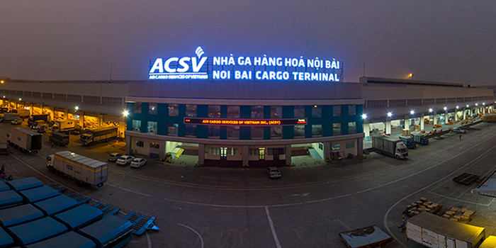 Sau cổ phần hóa thành lập lên Công ty Cổ phần Dịch vụ hàng hóa hàng không Nội Bài có nhiều dấu hiệu, bóng dáng của lợi ích nhóm, khi có đến 4/5 công ty tư nhân sở hữu cổ phần, còn người lao động bị bỏ qua. Ảnh: ACSV. Sau cổ phần hóa thành lập lên Công ty Cổ phần Dịch vụ hàng hóa hàng không Nội Bài có nhiều dấu hiệu, bóng dáng của lợi ích nhóm, khi có đến 4/5 công ty tư nhân sở hữu cổ phần, còn người lao động bị bỏ qua. Ảnh: ACSV.
