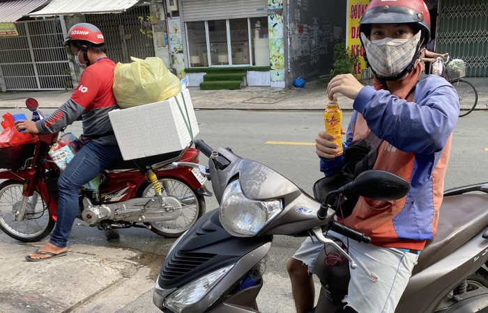 Áp lực tăng cao nên luôn cần giữ cho cơ thể tỉnh táo để hoàn thành tốt công việc