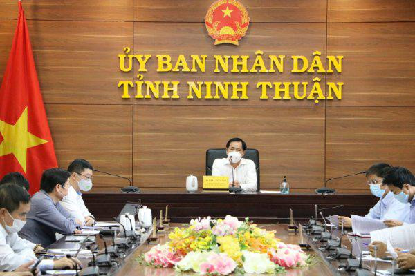 Ông Phan Tấn Cảnh – Phó Chủ tịch Uỷ ban nhân dân tỉnh Ninh Thuận phát biểu tại buổi làm việc. Ông Phan Tấn Cảnh – Phó Chủ tịch Uỷ ban nhân dân tỉnh Ninh Thuận phát biểu tại buổi làm việc.