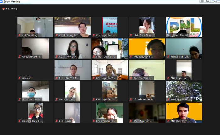 Hội thảo thu hút nhiều phụ huynh học sinh tham gia. Ảnh: CEO High School.