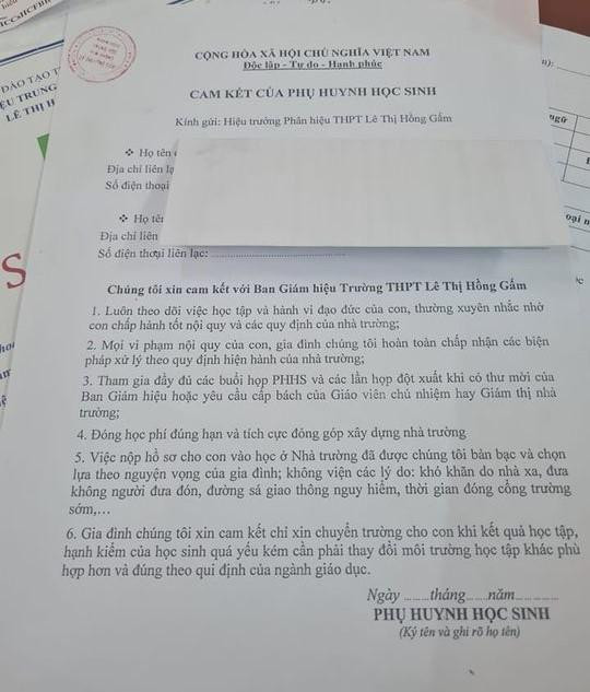 Tờ cam kết mà Trường Lê Thị Hồng Gấm gửi tới phụ huynh có con trúng tuyển lớp 10 (ảnh: P.L) Tờ cam kết mà Trường Lê Thị Hồng Gấm gửi tới phụ huynh có con trúng tuyển lớp 10 (ảnh: P.L)