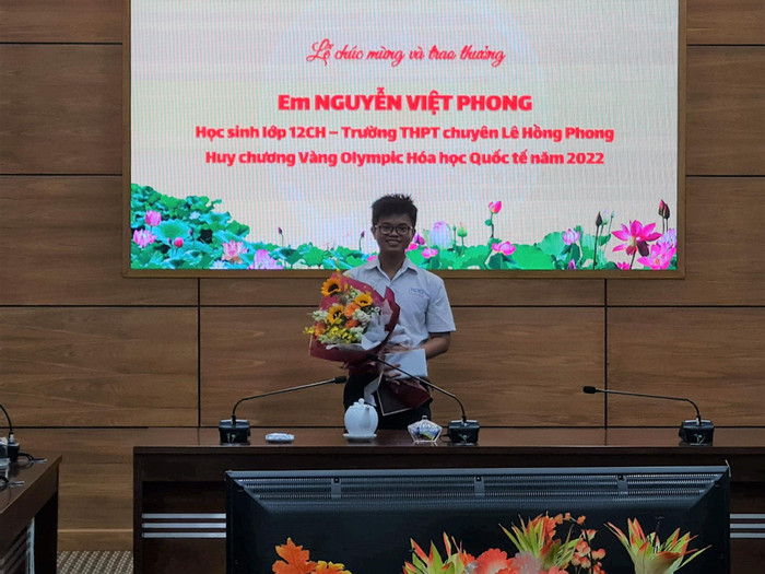 Nguyễn Việt Phong, Huy chương Vàng Olympic Hóa học quốc tế năm 2022 (ảnh: P.L) Nguyễn Việt Phong, Huy chương Vàng Olympic Hóa học quốc tế năm 2022 (ảnh: P.L)