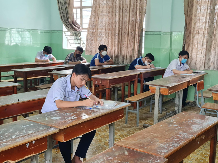 Thí sinh làm bài thi tốt nghiệp trung học phổ thông (ảnh minh họa: P.L) Thí sinh làm bài thi tốt nghiệp trung học phổ thông (ảnh minh họa: P.L)