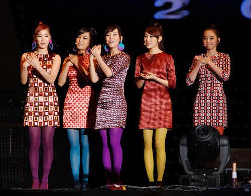 Wonder Girls mỗi người một vẻ với tất màu sắc Wonder Girls mỗi người một vẻ với tất màu sắc