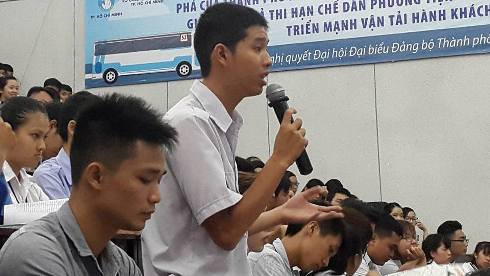 Một sinh viên đang than phiền về chất lượng dịch vụ xe buýt tại TP.HCM còn nhiều điều đáng bàn (Ảnh: P.L) Một sinh viên đang than phiền về chất lượng dịch vụ xe buýt tại TP.HCM còn nhiều điều đáng bàn (Ảnh: P.L)