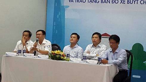 Lãnh đạo các cơ quan quản lý lắng nghe những phản ánh của sinh viên về xe buýt TP.HCM (ảnh: P.L) Lãnh đạo các cơ quan quản lý lắng nghe những phản ánh của sinh viên về xe buýt TP.HCM (ảnh: P.L)