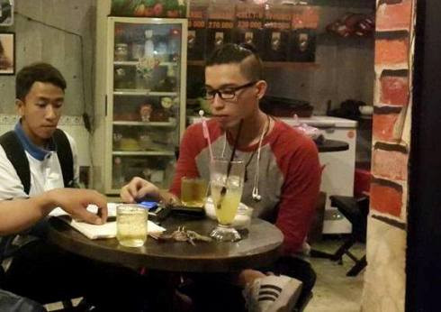 2 sinh viên Tân, An tại buổi làm việc với phóng viên báo điện tử Giáo dục Việt Nam (ảnh: P.L) 2 sinh viên Tân, An tại buổi làm việc với phóng viên báo điện tử Giáo dục Việt Nam (ảnh: P.L)