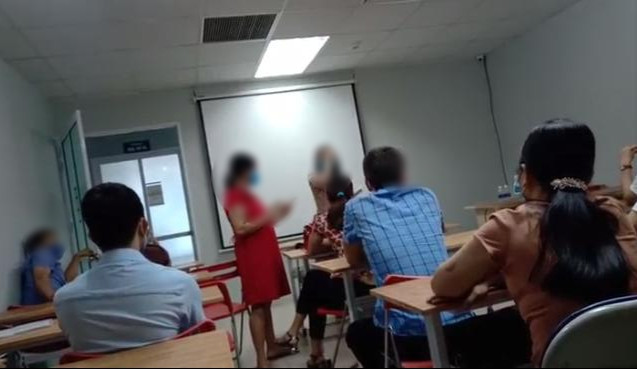 Những lớp ôn chứng chỉ cấp tốc kiểu này thực chất đang làm &quot;hại&quot; giáo viên (Ảnh:V.N)