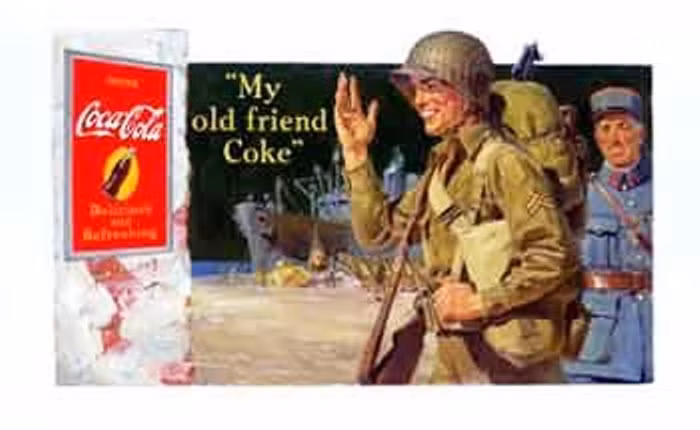 6. Bạn cũ ở chiến trường (năm 1944) Quảng cáo năm 1944: một chàng lĩnh Mỹ nở nụ cười khi nhận ra “người quen” trên chiến trường châu Âu xa lạ. Trước khi Thế chiến bùng nổ, chủ tịch Robert Woodruff của Coke lúc đó hứa sẽ bán cho mọi quân nhân Mỹ mỗi chai Coke với giá đúng 1 đồng bạc, dù ở bất cứ nơi đâu trên thế giới, dù chi phí sản xuất có biến đổi thế nào. Giữ đúng lời cam kết đó, Coke đã thành lập 64 nhà máy đóng chai khắp châu Âu để có thể cung cấp sản phẩm trên khắp các chiến trường..