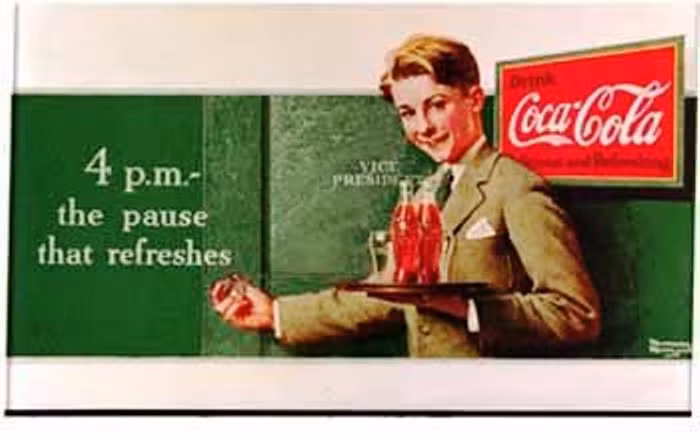 3. Kiệt tác của Rockwell (năm 1930) Hình ảnh một nhân viên trẻ đang mang hai chai Coca vào phòng cho ông chủ, bên cạnh slogan đầy ý nghĩa “The pause that refreshes” - chừng đó thôi cũng đủ để Ad Age xếp tấm áp phích vào vị trí thứ 3 trong 100 quảng cáo hay nhất thế kỷ. Đây là một trong 6 tác phẩm hiếm hoi mà nghệ sĩ lừng danh Norman Rockwell tạo dựng theo đơn đặt hàng của Coca-Cola.