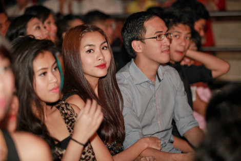 Vợ chồng Tăng Thanh Hà cũng xuất hiện xem ca nhạc.