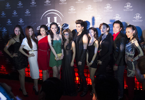 Dàn sao trên thảm đỏ đêm nhạc.