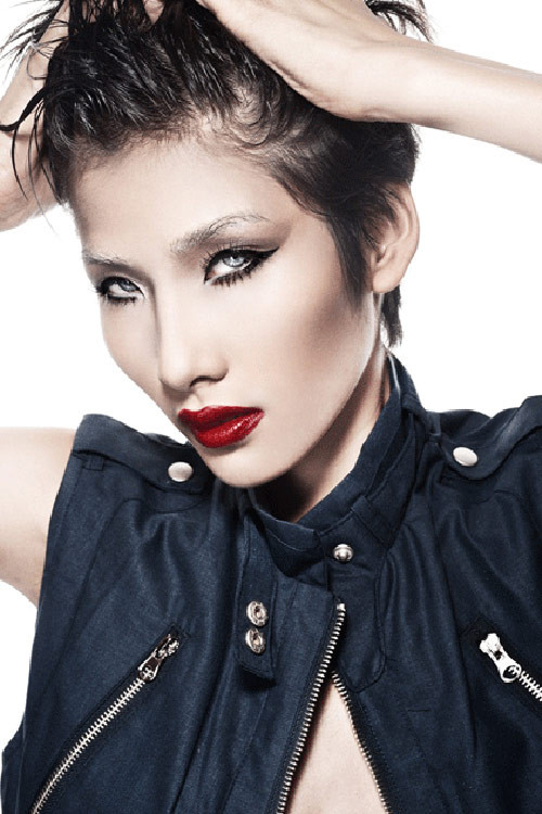 Cô đặc biệt thành công trong những shoot hình cần nhiều sự biểu cảm. Cô đặc biệt thành công trong những shoot hình cần nhiều sự biểu cảm.